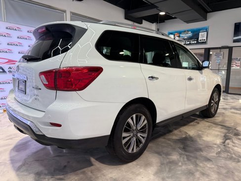 Used 2019 Nissan Pathfinder SV image 6