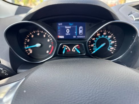 Used 2015 Ford Escape SE image 16