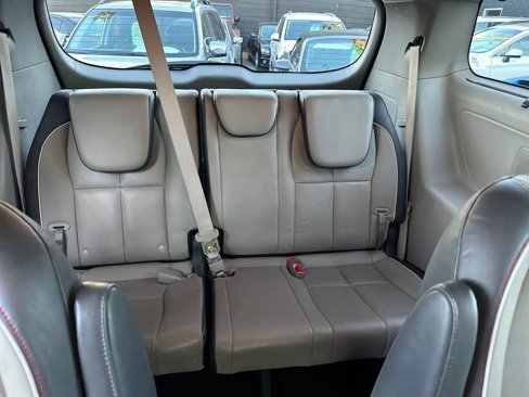 Used 2015 Kia Sedona SX image 30