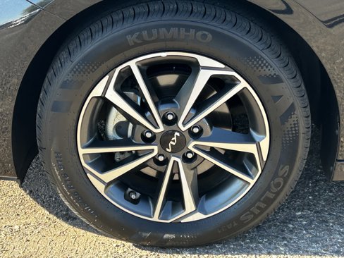 Certified 2023 Kia Forte LXS image 8