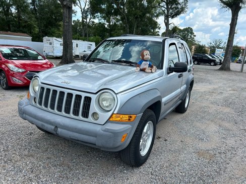 Used 2005 Jeep Liberty Sport image 2
