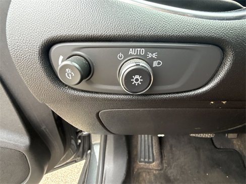Certified 2018 Chevrolet Malibu LT image 17