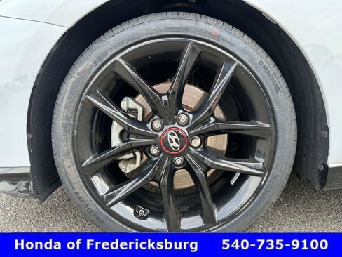 Used 2020 Hyundai Veloster Turbo R-Spec image 11