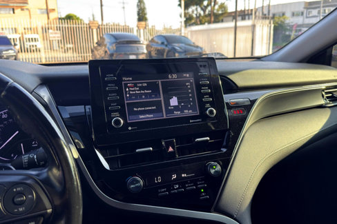 Used 2021 Toyota Camry SE image 12