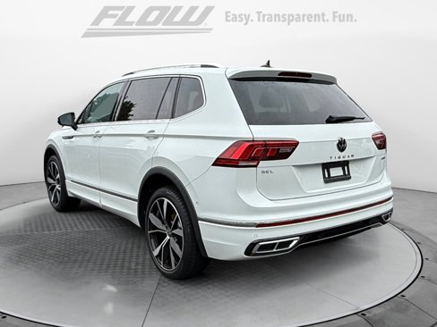 Certified 2022 Volkswagen Tiguan SEL R-Line image 5