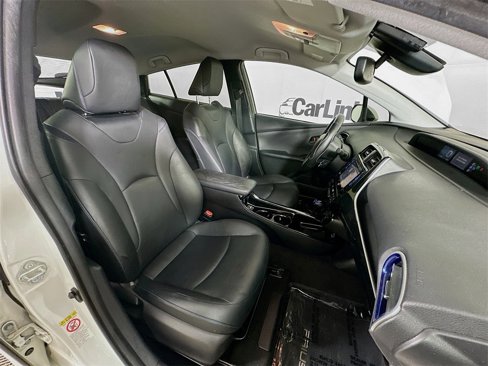 Used 2017 Toyota Prius Four Touring image 26