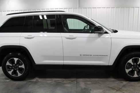 Used 2024 Jeep Grand Cherokee Limited 4xe image 11