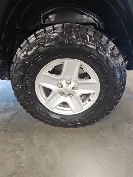 Used 2021 Jeep Gladiator Sport image 38