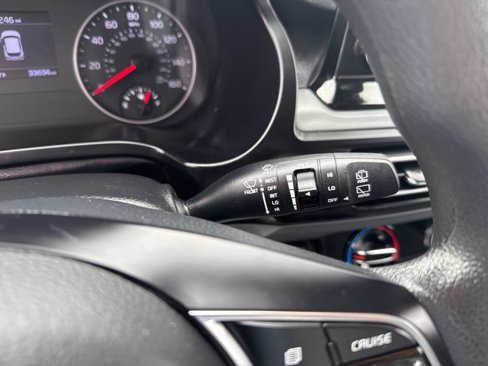 Used 2023 Kia Seltos LX image 16