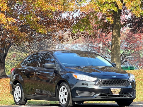 Used 2018 Ford Focus S image 3