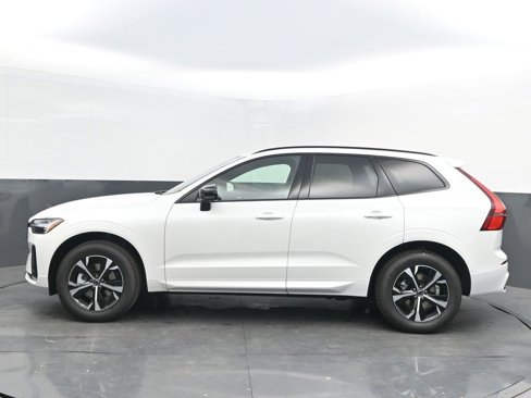 New 2026 Volvo XC60 B5 Core w/ Climate Package image 4