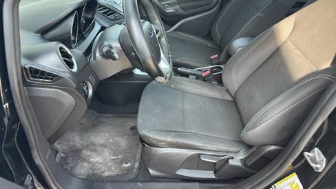Used 2017 Ford Fiesta SE image 3