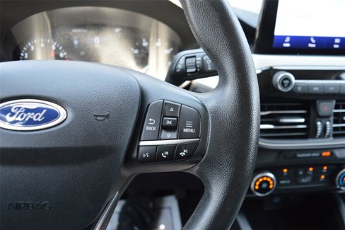 Used 2021 Ford Escape SE image 18