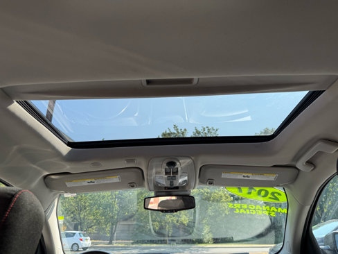 Used 2017 Chevrolet Equinox LT image 16
