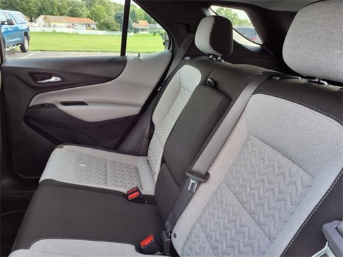 Used 2023 Chevrolet Equinox LS w/ LS Convenience Package image 17