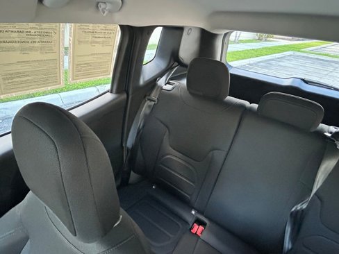 Certified 2021 Jeep Renegade Latitude image 12