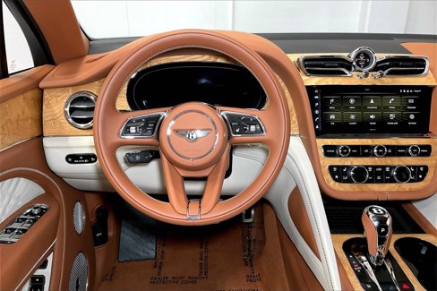 Used 2024 Bentley Bentayga image 9