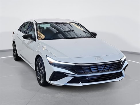 New 2025 Hyundai Elantra Sport image 3