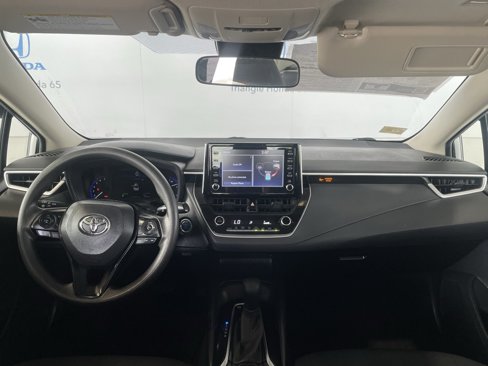 Used 2021 Toyota Corolla LE image 6