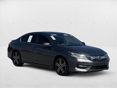 Used 2016 Honda Accord Touring image 3