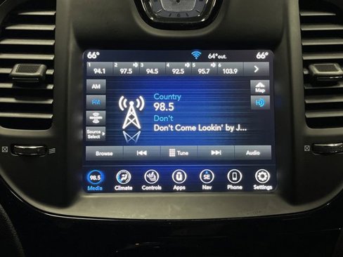 Used 2019 Chrysler 300 S image 19