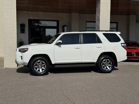 Used 2022 Toyota 4Runner TRD Off-Road image 5