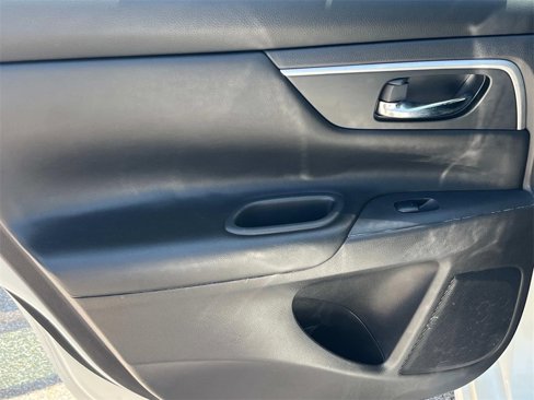 Used 2018 Nissan Altima 2.5 SV image 12