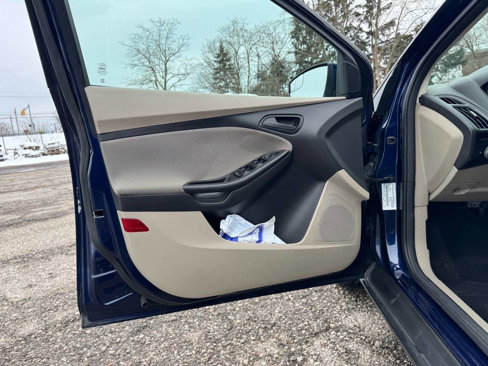 Used 2012 Ford Focus SE image 36