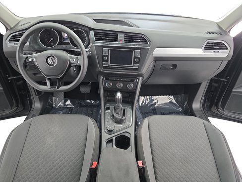 Used 2018 Volkswagen Tiguan S image 9