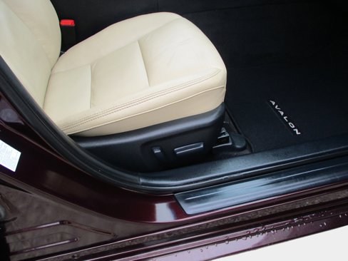 Used 2013 Toyota Avalon XLE Touring image 25