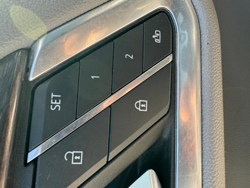 Used 2022 Chevrolet Silverado 1500 LTZ w/ Technology Package image 19