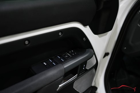 Used 2023 Land Rover Defender 110 X-Dynamic SE image 42