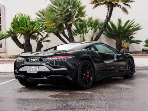 Used 2024 McLaren Artura image 4