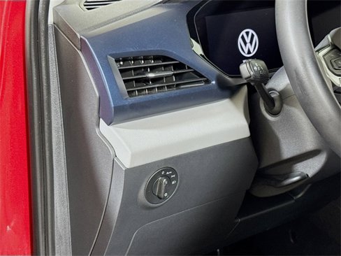 Used 2023 Volkswagen Taos SE image 8