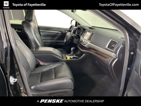 Used 2017 Toyota Highlander Limited image 8