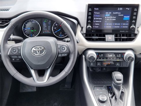 Used 2022 Toyota RAV4 XLE image 27