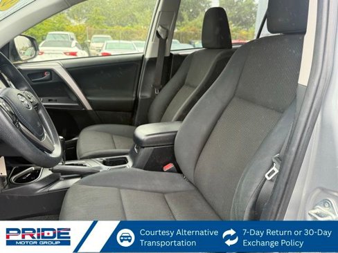 Used 2018 Toyota RAV4 LE image 17