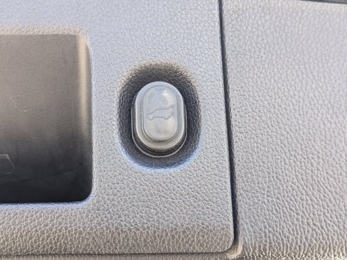 Used 2019 Chevrolet Suburban LT image 14