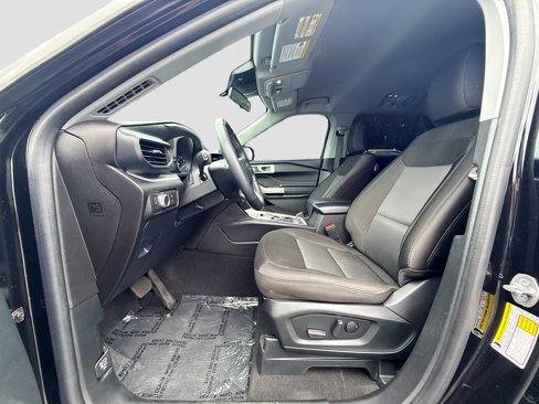 Used 2022 Ford Explorer XLT image 19