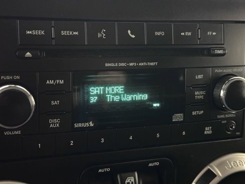 Used 2017 Jeep Wrangler Unlimited Rubicon w/ Connectivity Group image 43