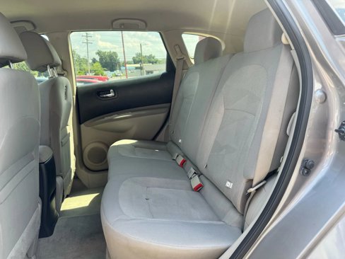Used 2014 Nissan Rogue S image 11