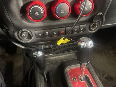 Used 2017 Jeep Wrangler Unlimited Rubicon w/ Connectivity Group image 25