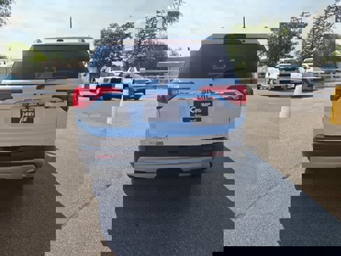 Used 2018 GMC Acadia SLE image 4
