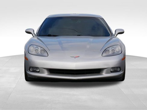 Used 2005 Chevrolet Corvette Coupe w/ Preferred Equipment Group image 2