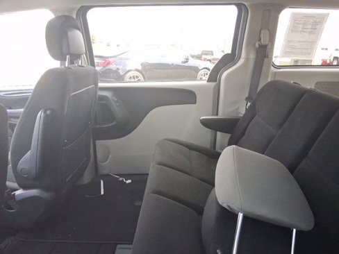 Used 2019 Dodge Grand Caravan SE w/ UConnect Hands-Free Group image 13