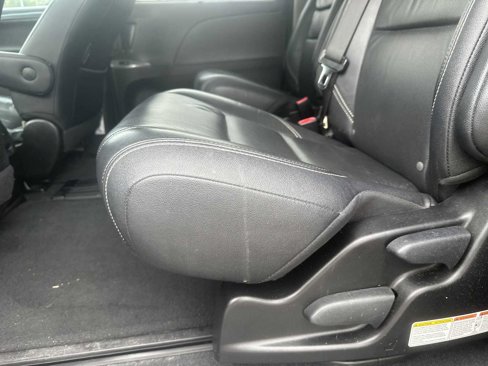 Used 2016 Toyota Sienna SE Premium image 26