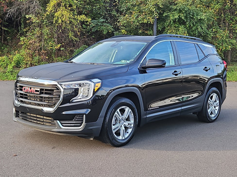 Certified 2022 GMC Terrain SLE w/ Driver Convenience Package image 3