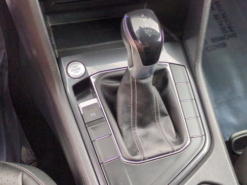 Used 2023 Volkswagen Tiguan SE R-Line image 29