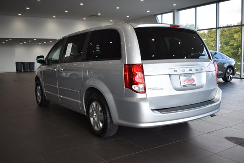 Used 2012 Dodge Grand Caravan SE image 9