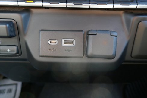 Used 2020 GMC Sierra 1500 SLE w/ SLE Value Package image 25